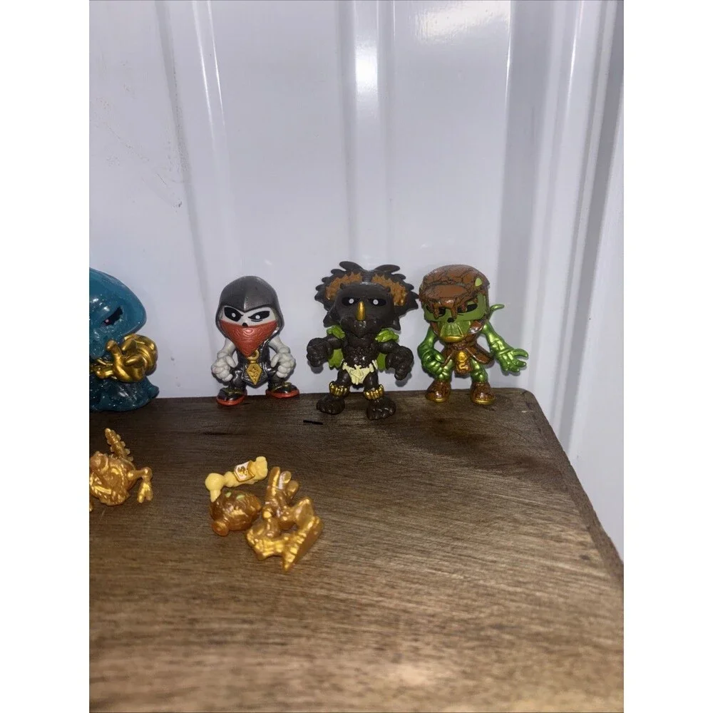 Random Lot Of Treasure X Alien Figures and Accessories As Is